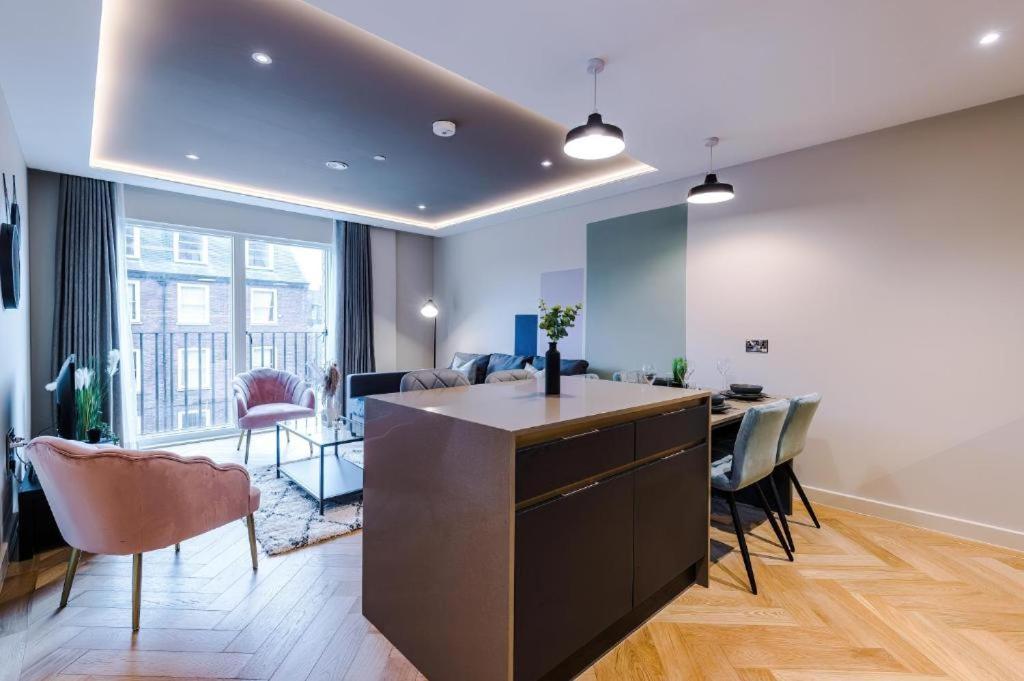Exquisite Central York Abode Sleeps 6! 외부 사진