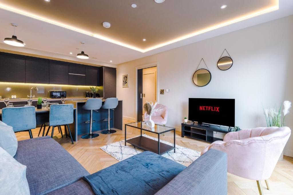 Exquisite Central York Abode Sleeps 6! 외부 사진